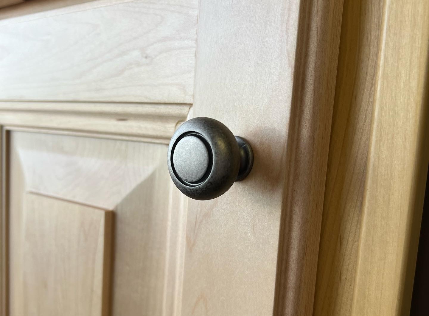 1 1/4" Round Cabinet Knob