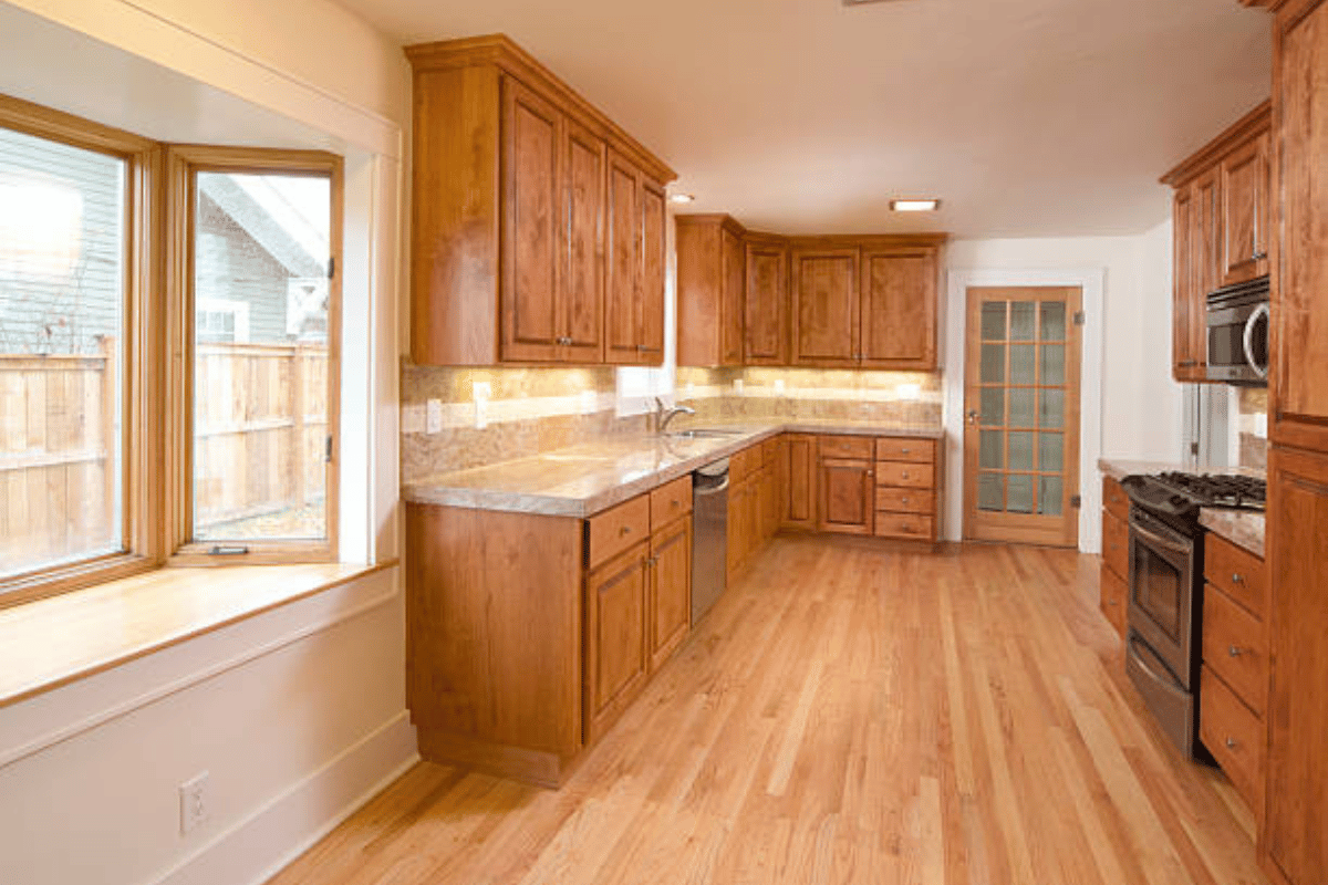 Advantages of Hickory Wood Kitchen Cabinets