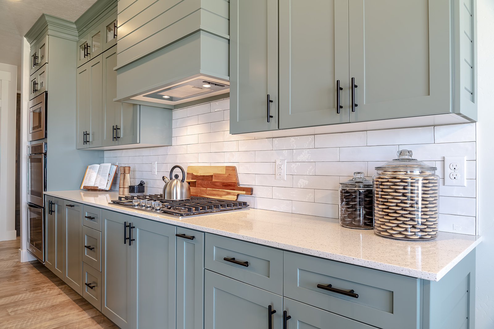 Kitchen cabinet color trends 2022