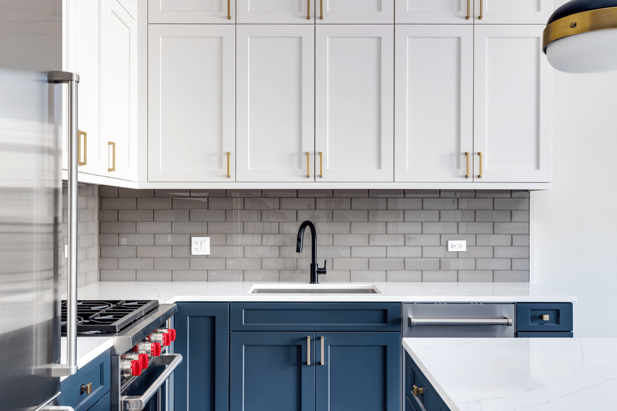 Choosing the Right Hardware for Two-Tone Kitchen Cabinets