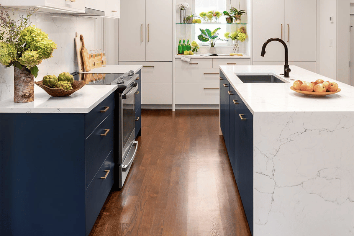 Navy Blue kitchen cabinet color trend